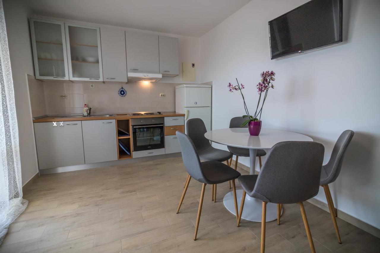 Katarina Apartments Rab Town Bagian luar foto