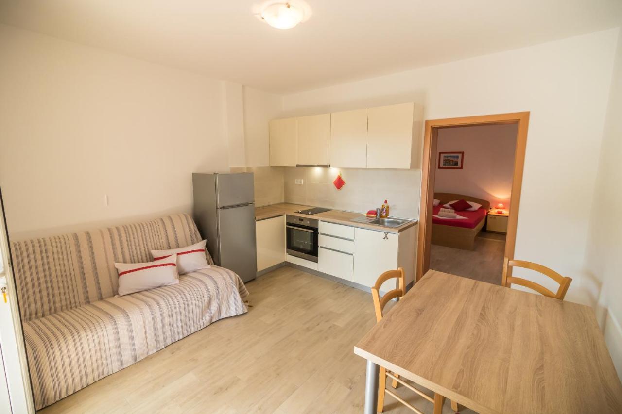 Katarina Apartments Rab Town Bagian luar foto