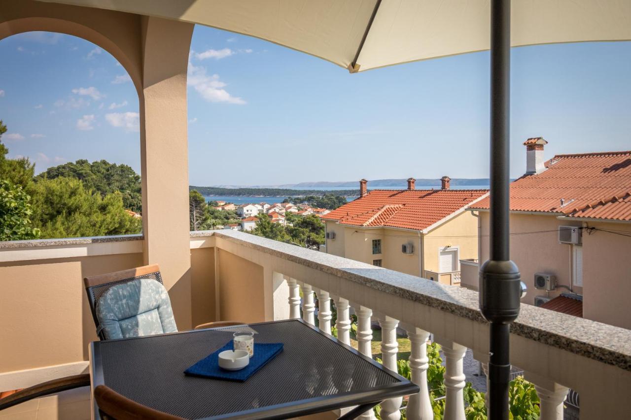 Katarina Apartments Rab Town Bagian luar foto