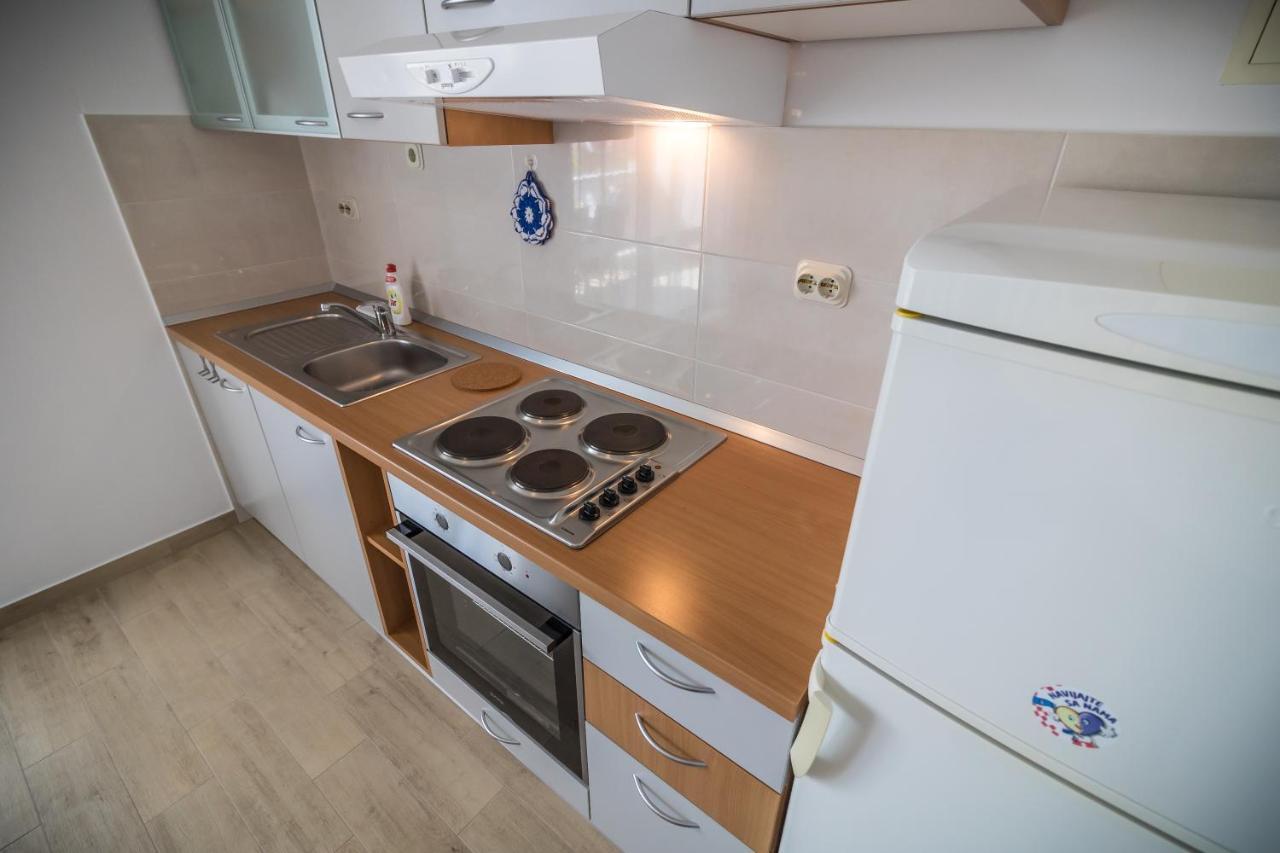 Katarina Apartments Rab Town Bagian luar foto