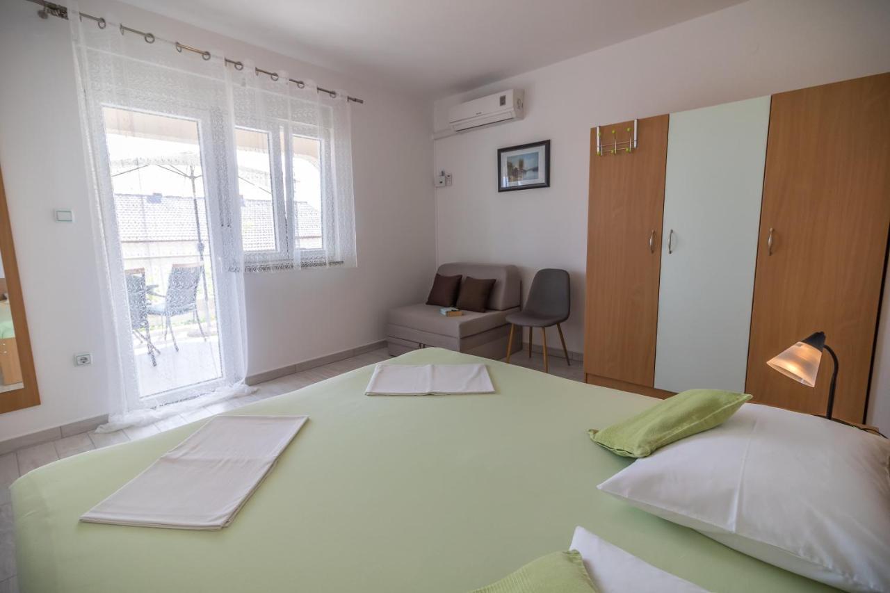 Katarina Apartments Rab Town Bagian luar foto