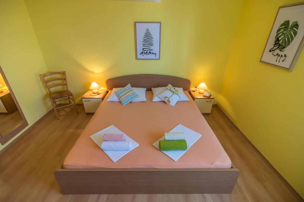 Katarina Apartments Rab Town Bagian luar foto